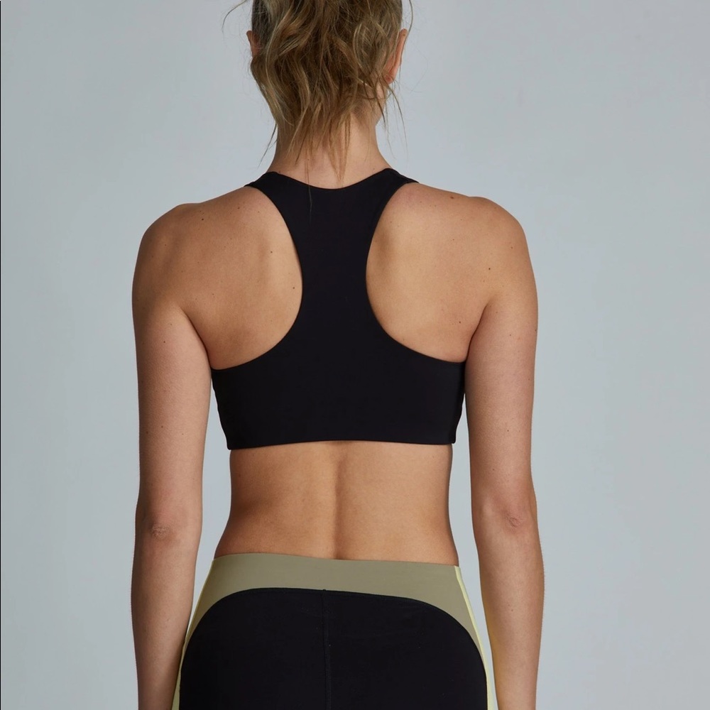 Noli Yoga Pace Zip Front sports Bra - Picture 4 of 4